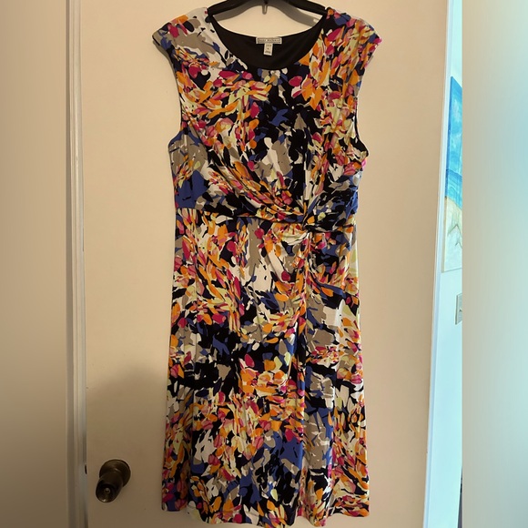 Sleeveless dress - Picture 1 of 3